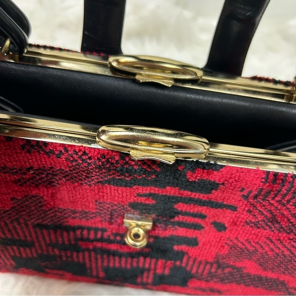 Vintage Red and black abstract carpet hand bag purse - Picture 11 of 16